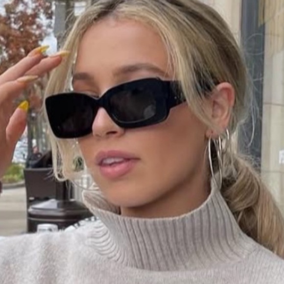 Burberry Sunglasses, New 250 - Picture 3 of 11